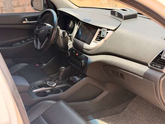HYUNDAI TUCSON DIESEL 2017/18 image 4
