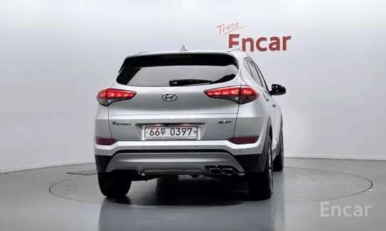 Vends  hyundai tucson 2.0 image 7