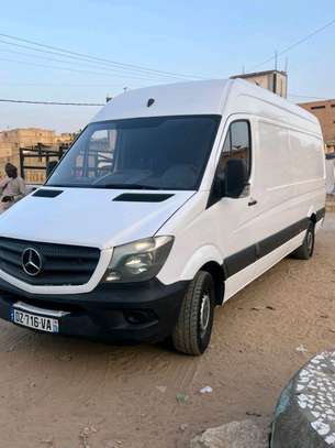 Mercedes-benz sprinter image 4
