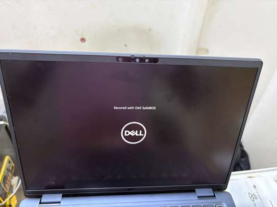 Dell latitude 7450 venant image 2