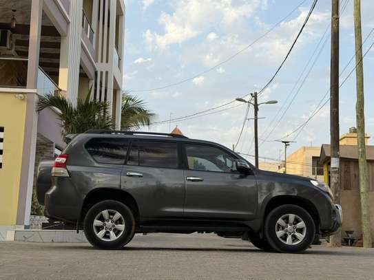 TOYOTA LAND CRUISER PRADO GXR 2016 image 6