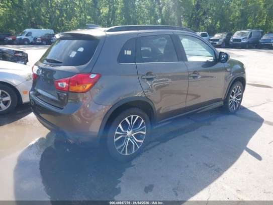 MITSUBISHI OUTLANDER SEL image 3