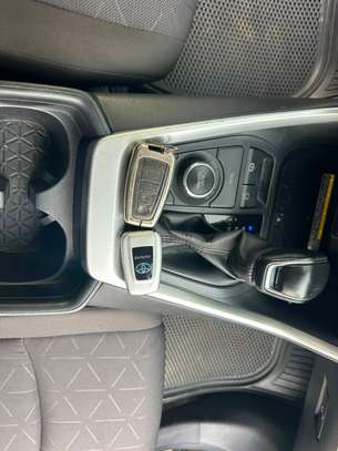 Toyota RAV4 2020 SUV image 9
