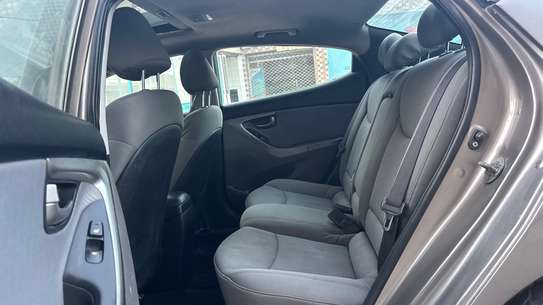 HYUNDAI ELANTRA image 9