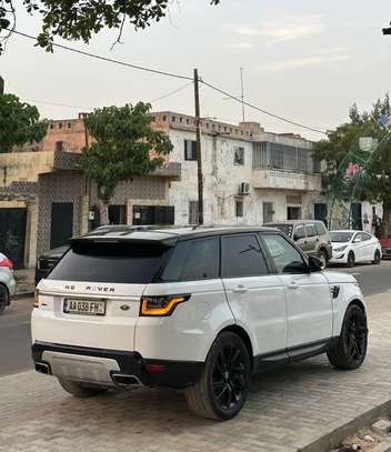 Range rover image 2