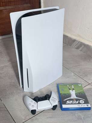 PS5 standard avec Manette et FIFA 23 image 2