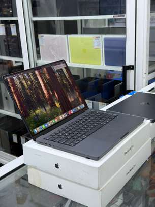 MacBook Pro 2023 M3 Pro 512/18 image 2