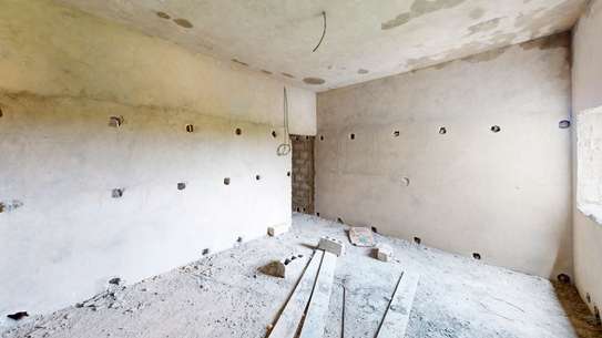 Villa de 300m2  r+1 en finition image 4
