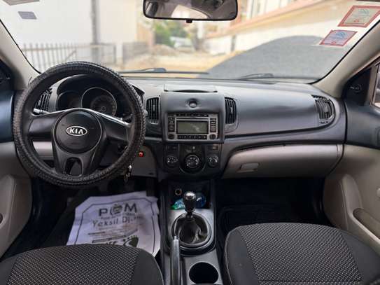 Kia cerato manuel 2012 image 3
