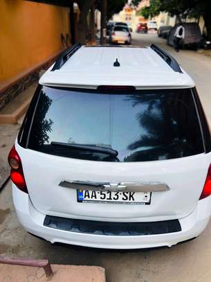 Chevrolet SUV blanc spacieux et confortable image 8