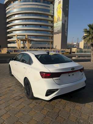 Kia Forte image 6