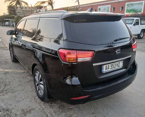 Kia carnaval 2017 image 4