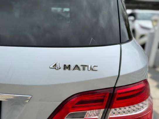 Mercedes Benz class ML 350 image 9