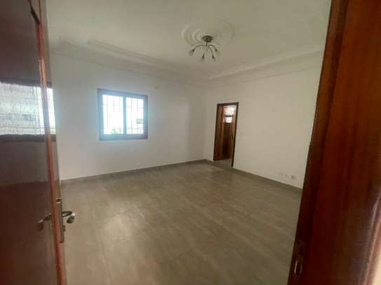 Villa à Louer aux Almadies image 10