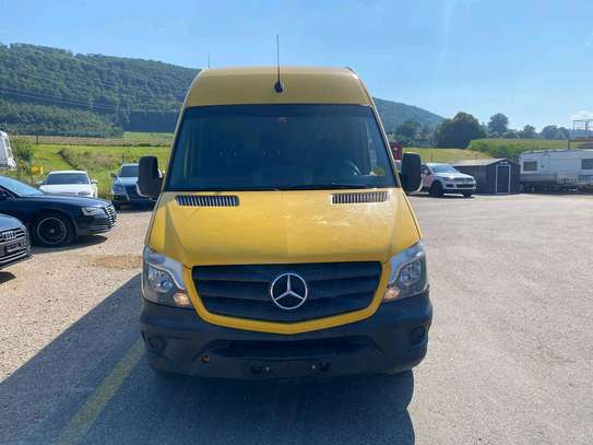 Mercedes Sprinter fourgon utilitaire jaune grande capacité image 13