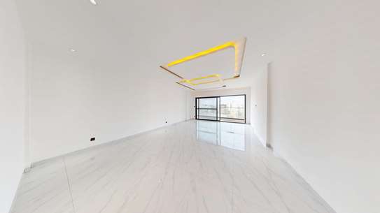 F4 de 170m² au point E image 3