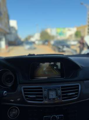 Mercedes E350 image 2