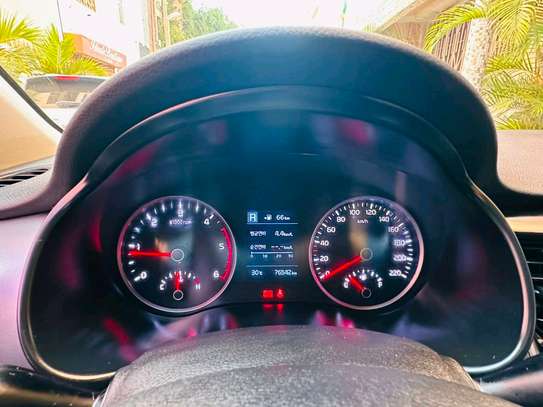 Kia stonic Année 2019 image 14