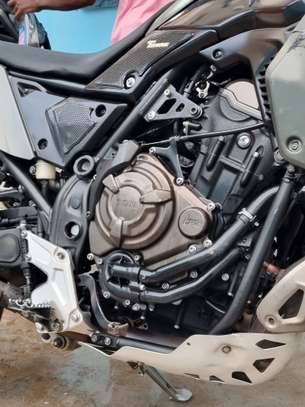Yamaha Ténéré700 trail gris polyvalent Annee 2024 image 2