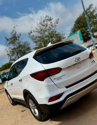 HYUNDAI SANTA FE 2017 image 2