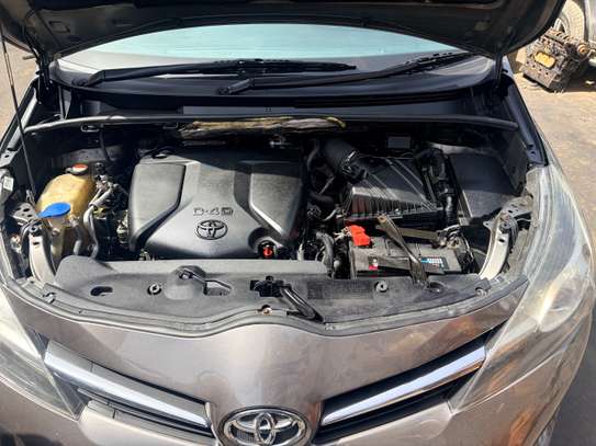 Toyota verso image 6