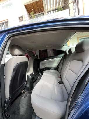 Hyundai Elantra 2019 Automatique image 10