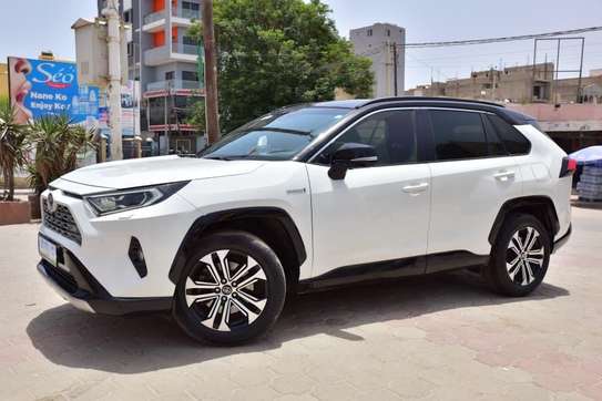 Toyota RAV4 2021 image 3