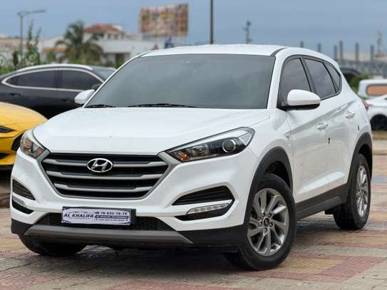 Hyundia Tucson image 4