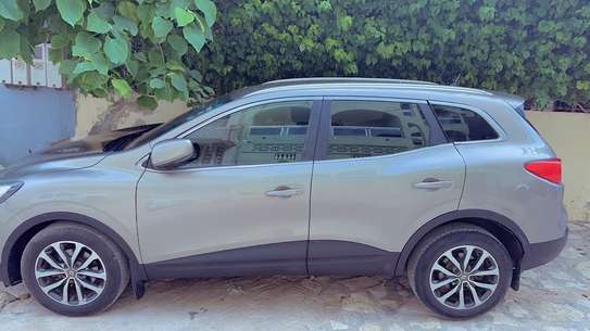 SUV compact gris image 2