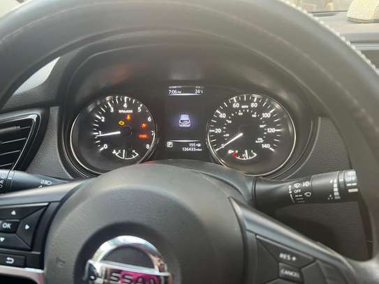 SUV compact blanc image 5