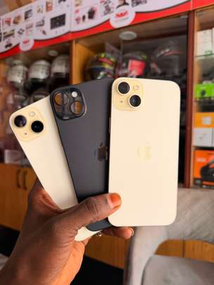 iPhone 15 plus image 2