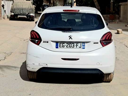 Peugeot 208 image 4