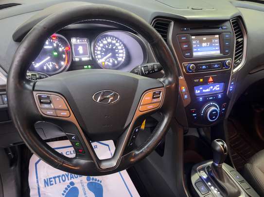 Hyundai Santafé image 9