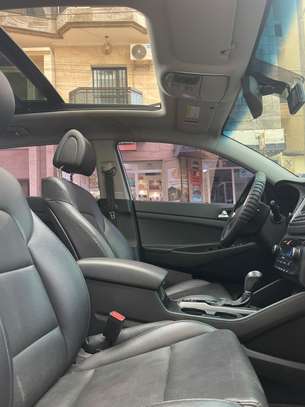 HYUNDAI TUCSON Année :2017 VENANT CORREE image 10