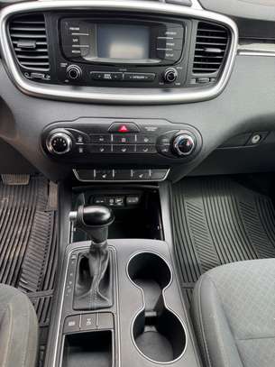 Kia Sorento AWD image 8
