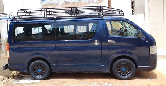 Toyota hiace image 3