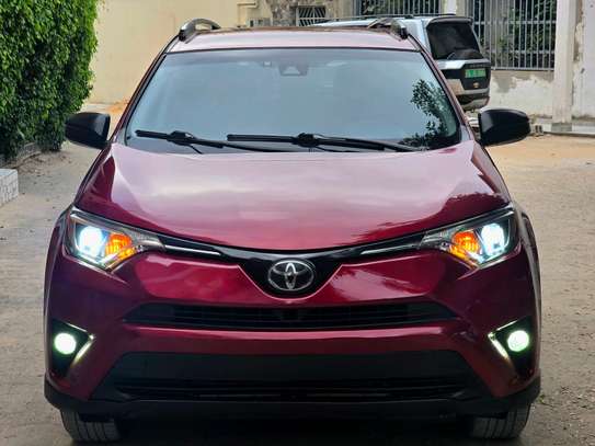 Toyota Rav4 LE AWD 2018 image 4