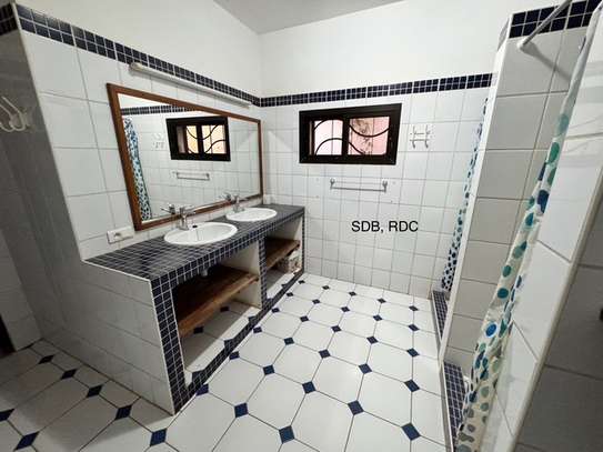 À VENDRE – Villa avec appartement indépendant à Ngaparou image 3