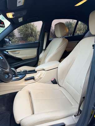 BMW 330I 2018 image 6