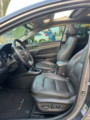 Hyundai Elantra Limited image 13