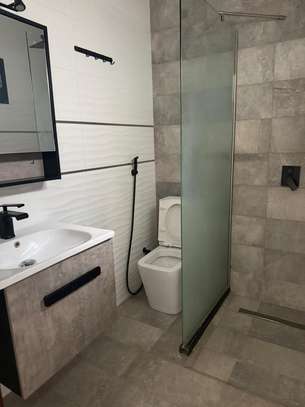 Appartement de 3 chambre lumineux a louer Almadie image 8