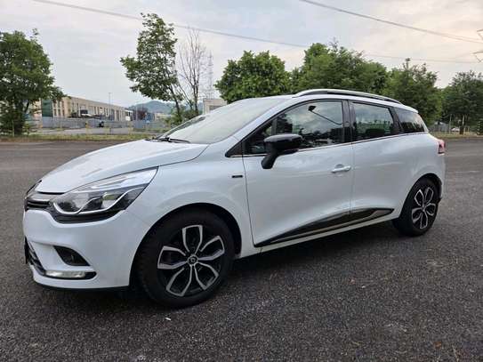 Renault Clio Berline Blanche Toit Ouvrant Jantes Alliage image 9