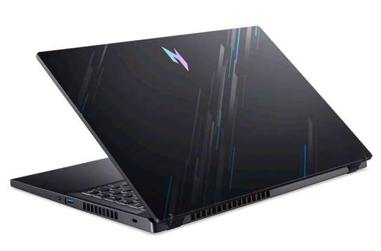 Gamer Acer Nitro v15 iA-RTX 5050 image 5