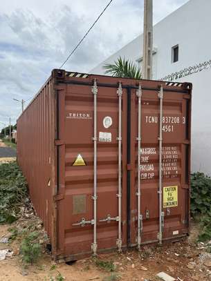 CONTENEUR EN BON ETAT A VENDRE A LA SOMONE image 5