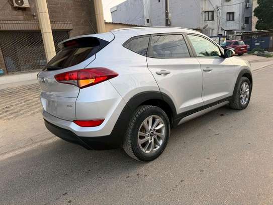 Hyundai tucson SE 2017 automatique ésance 4 cilinder 2.0 image 3