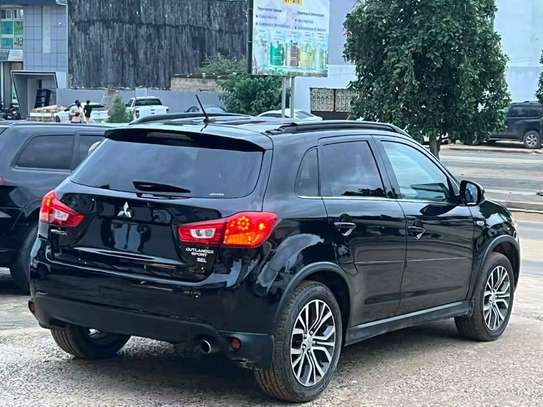 Mitsubishi image 6