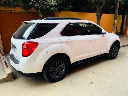 Chevrolet SUV blanc spacieux et confortable image 7