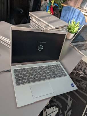 Dell 5540 i5 13th gen ) SSD 512gb / 16gb ram image 4