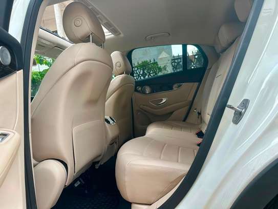 mercedess glc 300 4matic image 10