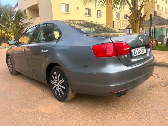 Volkswagen Jetta image 2